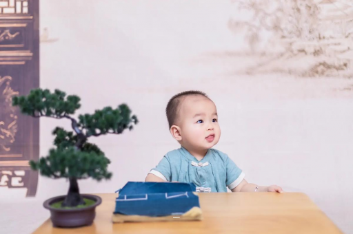 舟山五个月宝宝可以站吗